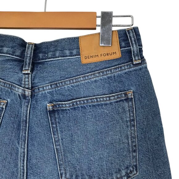 Aritzia Denim Forum EX- Boyfriend Short Size 26 - Picture 6 of 9